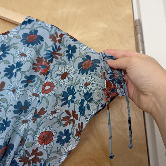 Madewell Blue Floral Dress Flutter Sleeves Keyhole Back - Picture 3 of 3